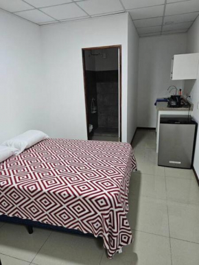 Miniestudio San José diagonal al Parque Central
